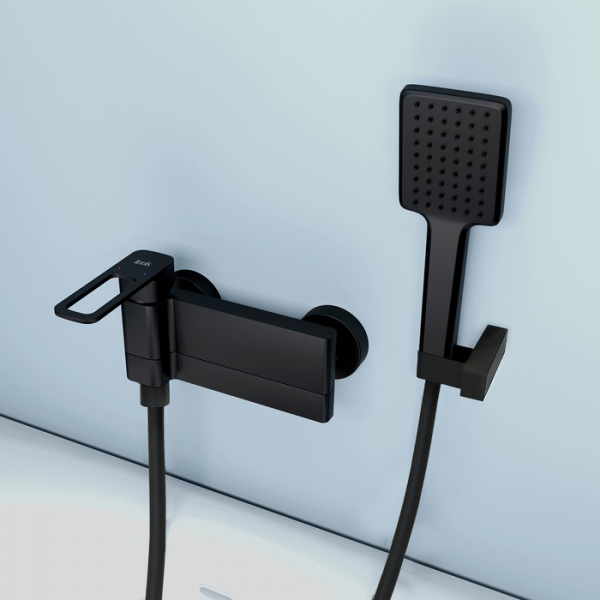 Смеситель IDDIS SLIDE SLIBL00i02 для ванны и душа  Смеситель IDDIS SLIDE SLIBL00i02 для ванны и душа